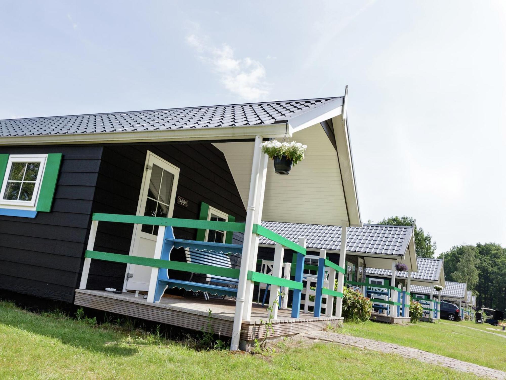 Chalet With Dishwasher, In Natural Environment IJhorst Bagian luar foto
